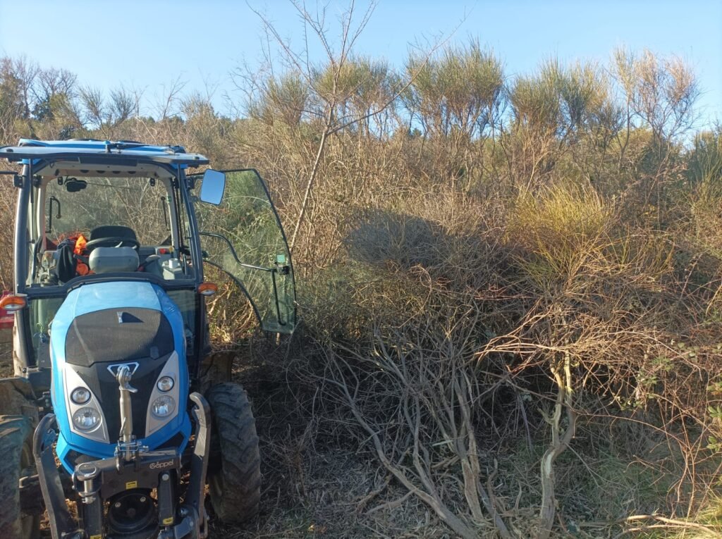 poljoprivredni_obrt_Lucijana_Sonković_berba_maslina_košnja_trave_malčiranje_frezanje_oranje_održavanje_poljoprivrednih_površina_traktori_mehanizacija_obrada_tla_usluge_agrikultura_kvalitetna_zemlja